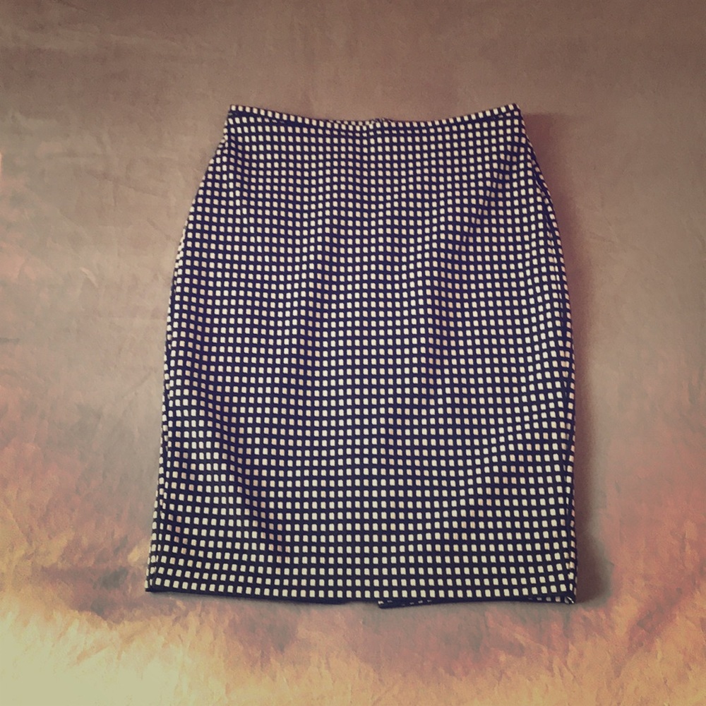 Black/white pencil skirt